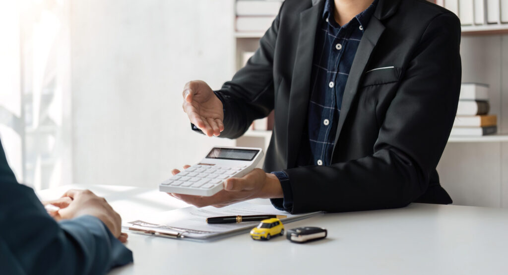 Your Guide To Working With an Automotive Broker HTMLStaff